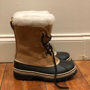 Sorel Big Kids’ Caribou Boot Size 4